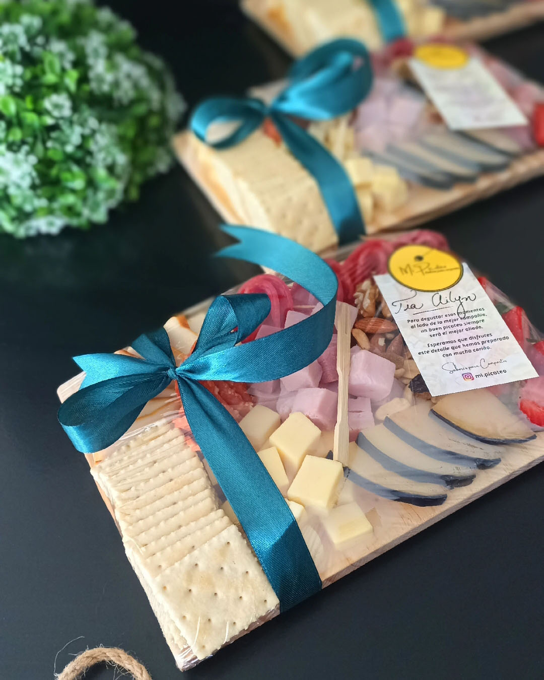 Box con huincha personalizada y dedicatoria
