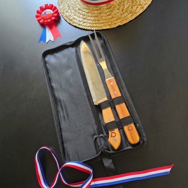 Set de cuchillo y tenedor para asado en estuche